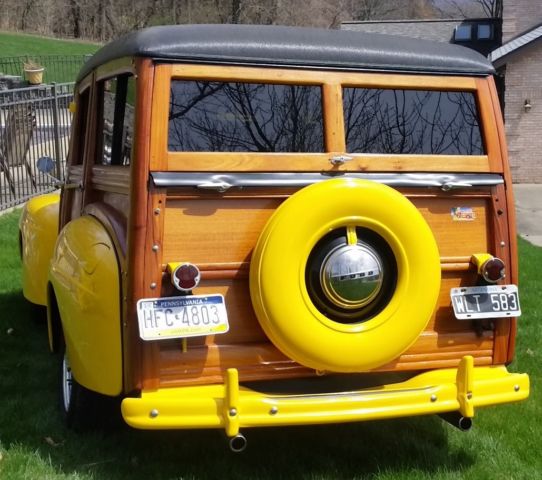 1946 yellow Ford Woodie Wagon