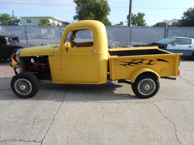 1947 YELLOW Chevrolet Other Pickups