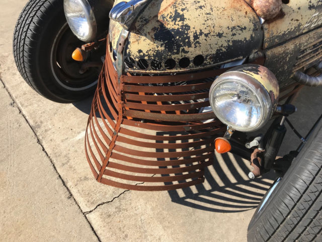 1947 rusty Dodge Other Pickups Cab & Chassis