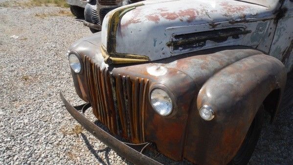 1947 white-patina Ford F-100 Standard Cab Pickup