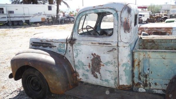1947 white-patina Ford F-100 Standard Cab Pickup