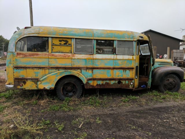 1947 Green Ford superior bus Van Camper