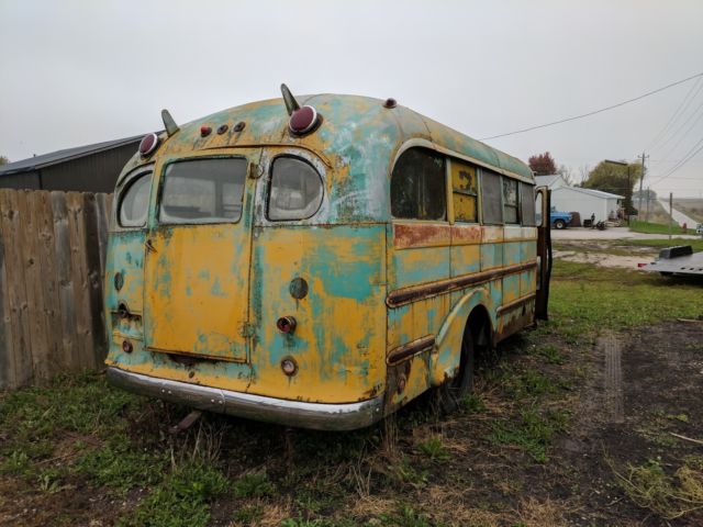 1947 Green Ford superior bus Van Camper