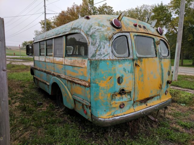 1947 Green Ford superior bus Van Camper