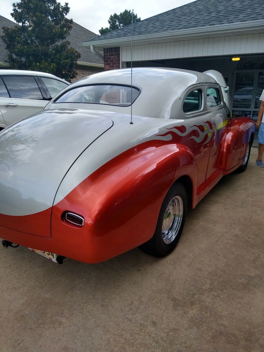 1948 Grey Chevrolet coupe
