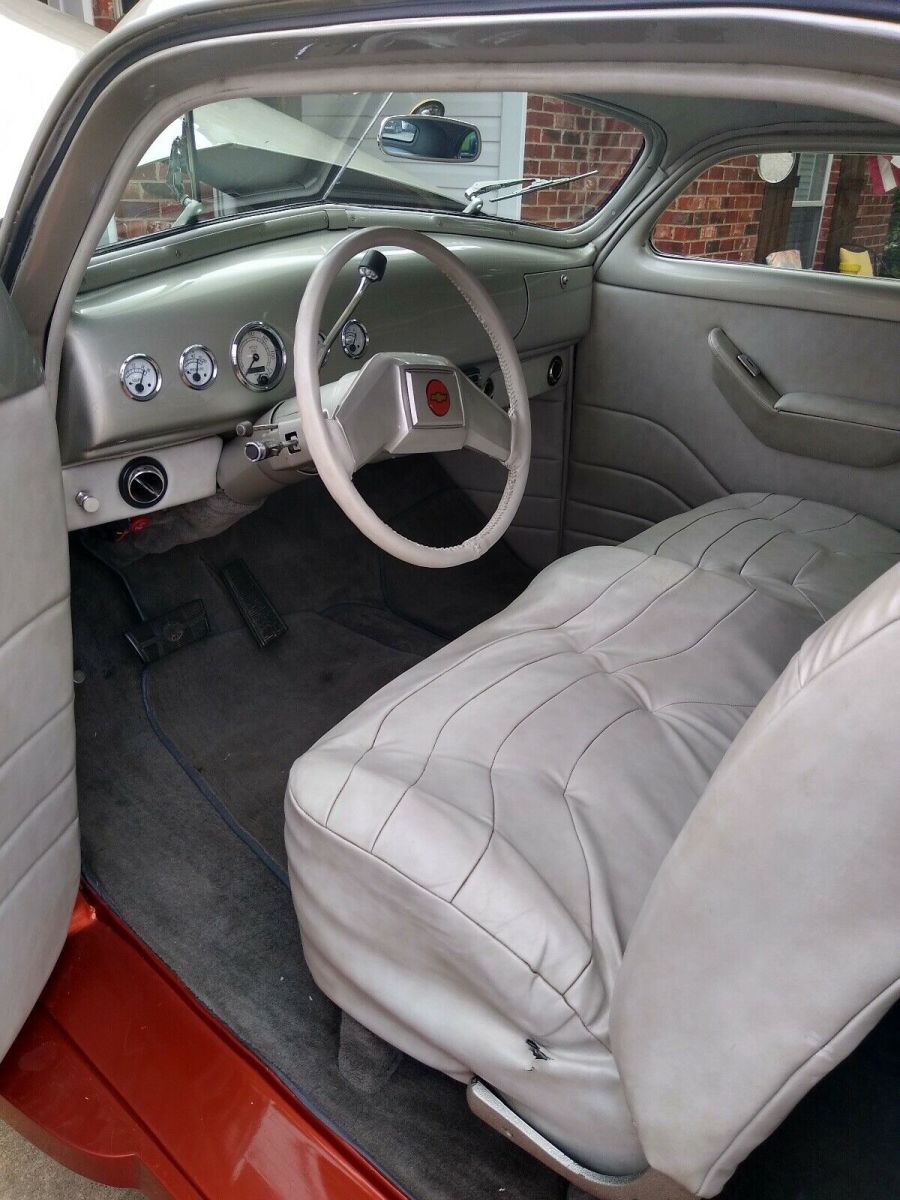 1948 Grey Chevrolet coupe