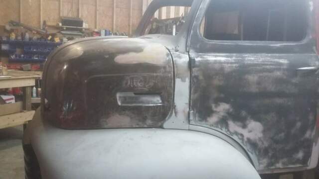 1948 Brown and white Ford F-100 F6