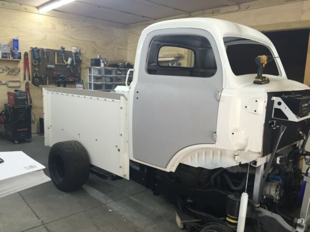 1948 Brown and white Ford F-100 F6