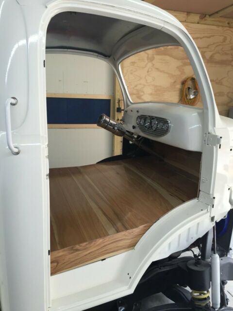 1948 Brown and white Ford F-100 F6