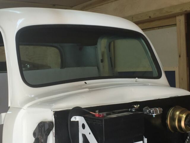 1948 Brown and white Ford F-100 F6