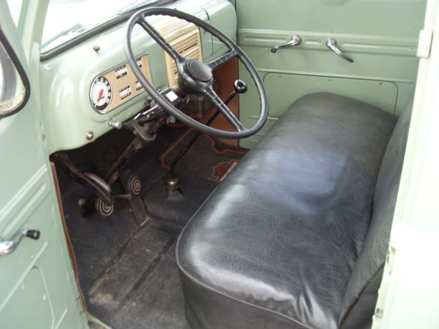 1948 Green Ford F-100