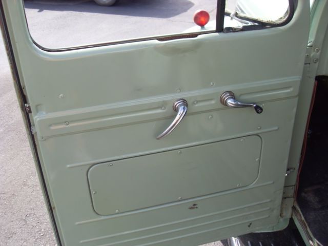 1948 Green Ford F-100