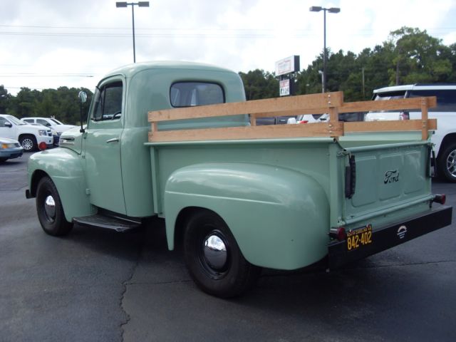 1948 Green Ford F-100