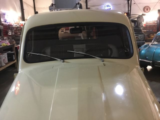 1948 Brown Ford F-100 --