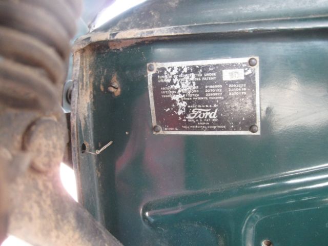 1948 green Ford F-100 pick up