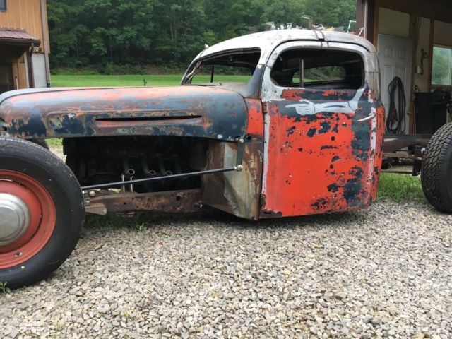 1949 Ford F-100 Cab & Chassis