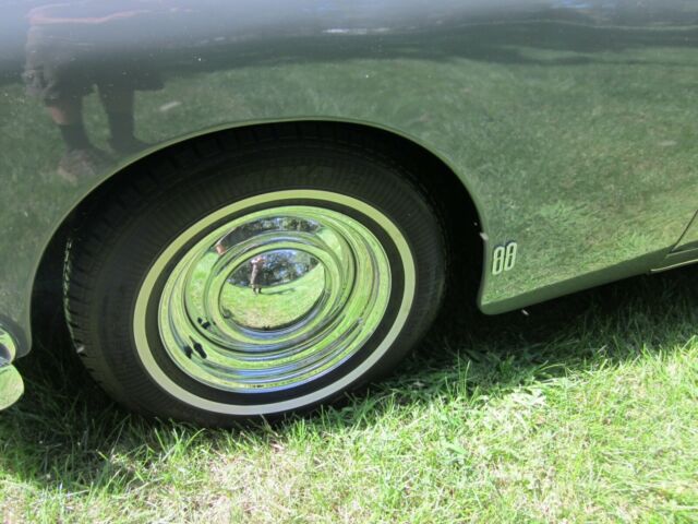 1949 Gray Oldsmobile Eighty-Eight Sedan