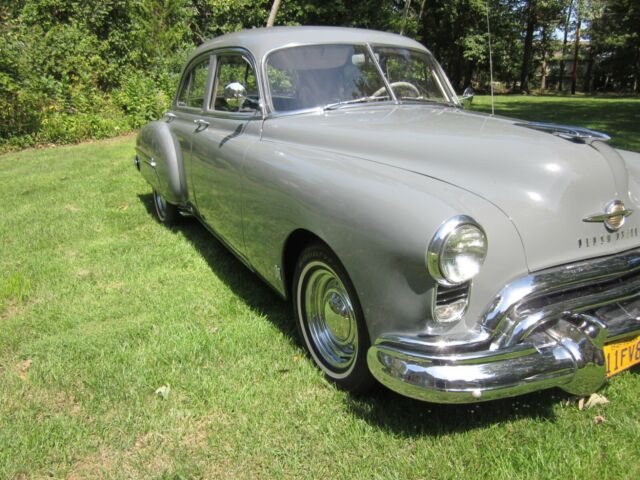 1949 Gray Oldsmobile Eighty-Eight Sedan