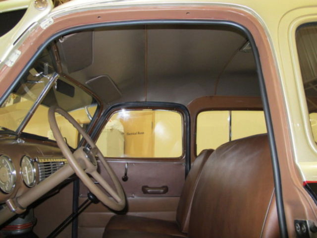 1950 Black Chevrolet Suburban