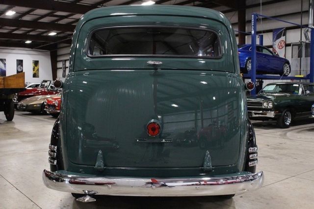 1950 Green Chevrolet Suburban SUV