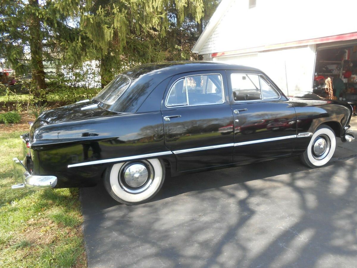 1950 Ford Deluxe Sedan