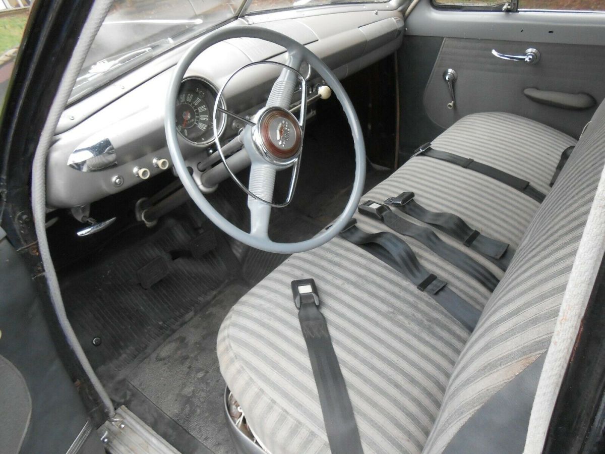 1950 Ford Deluxe Sedan