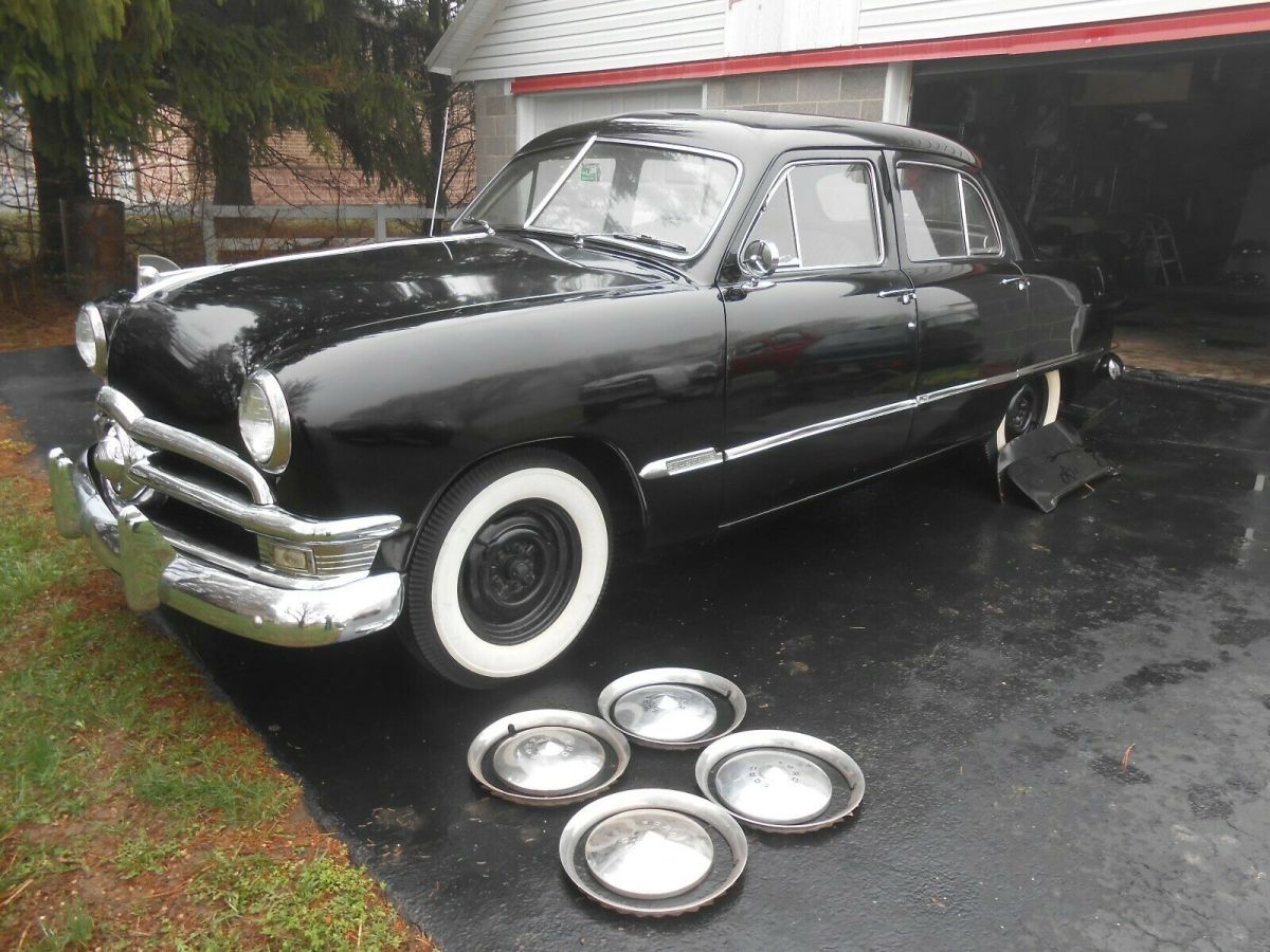 1950 Ford Deluxe Sedan