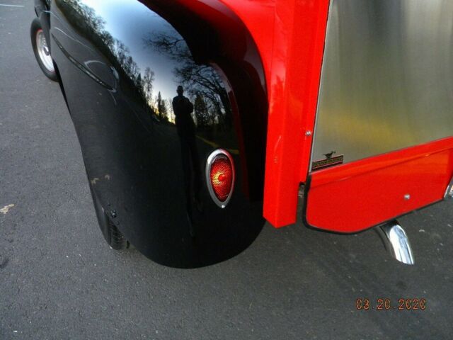 1950 Ford F-100 Standard Cab Pickup