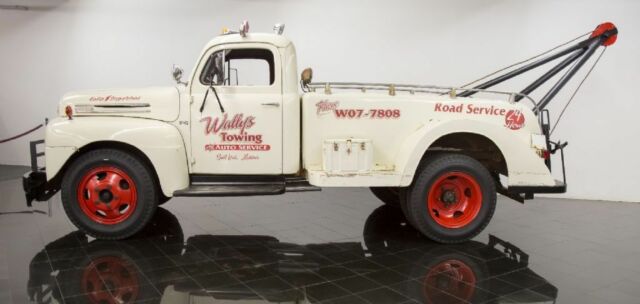 1950 White Ford F5 Tow Truck --