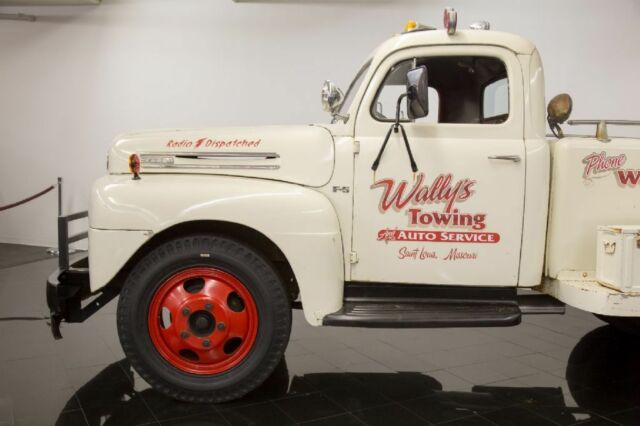 1950 White Ford F5 Tow Truck --