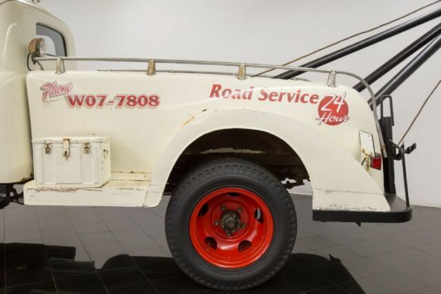 1950 White Ford F5 Tow Truck --