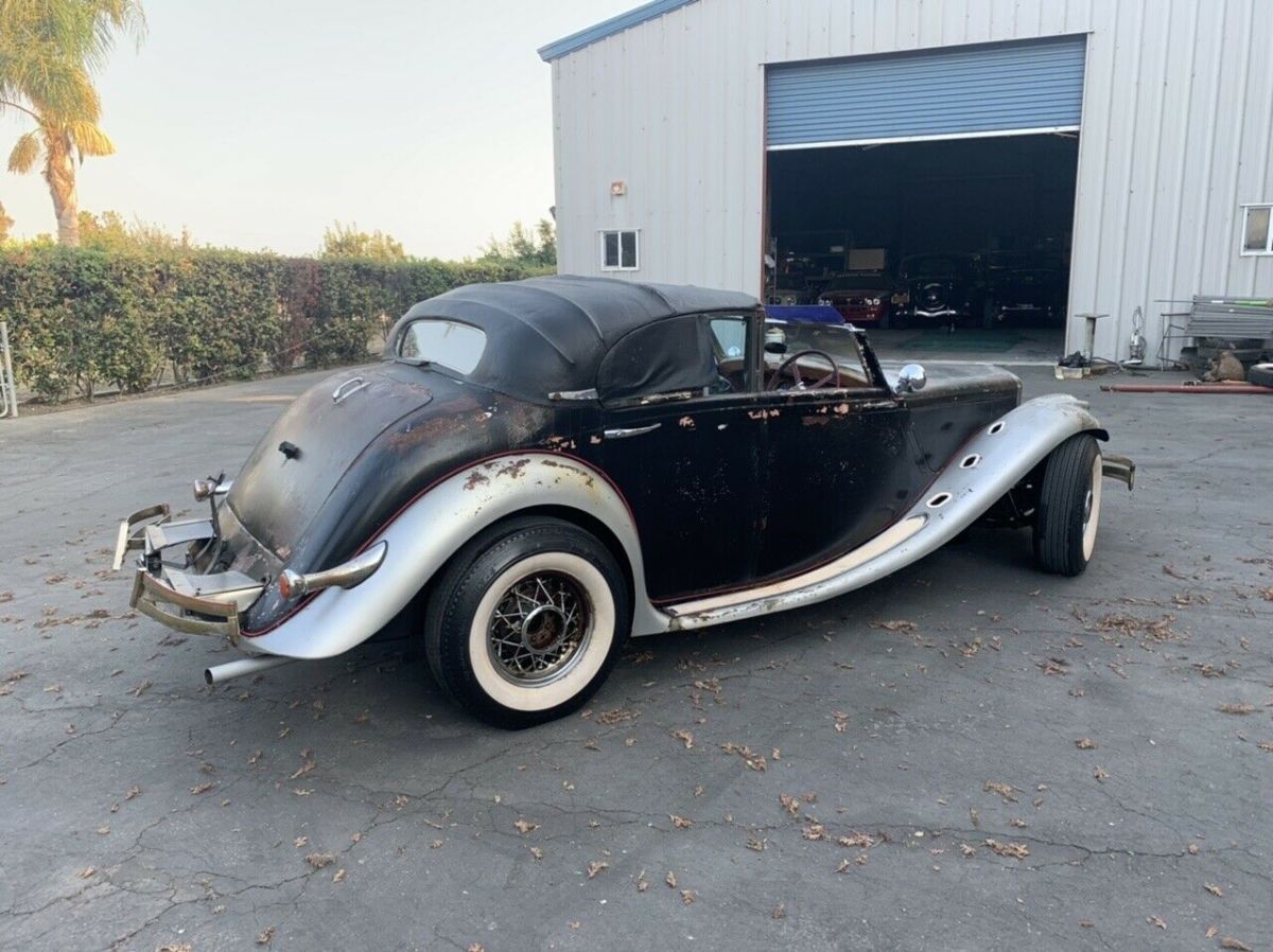 1950 Black Jaguar Mark V Town Car