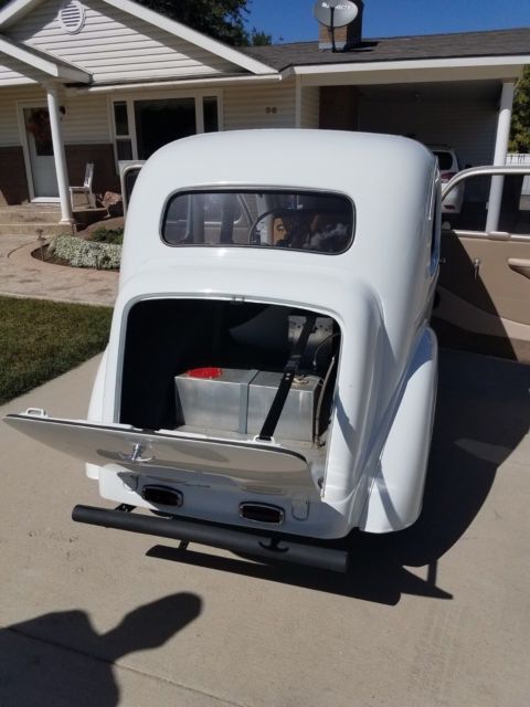 1951 White Ford Anglia