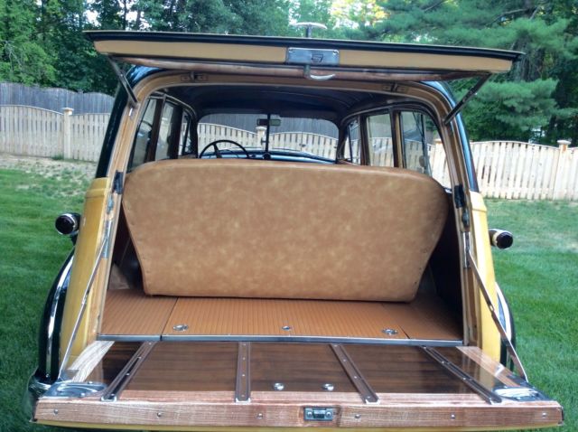 1951 Red Chevrolet Bel Air/150/210 Wagon