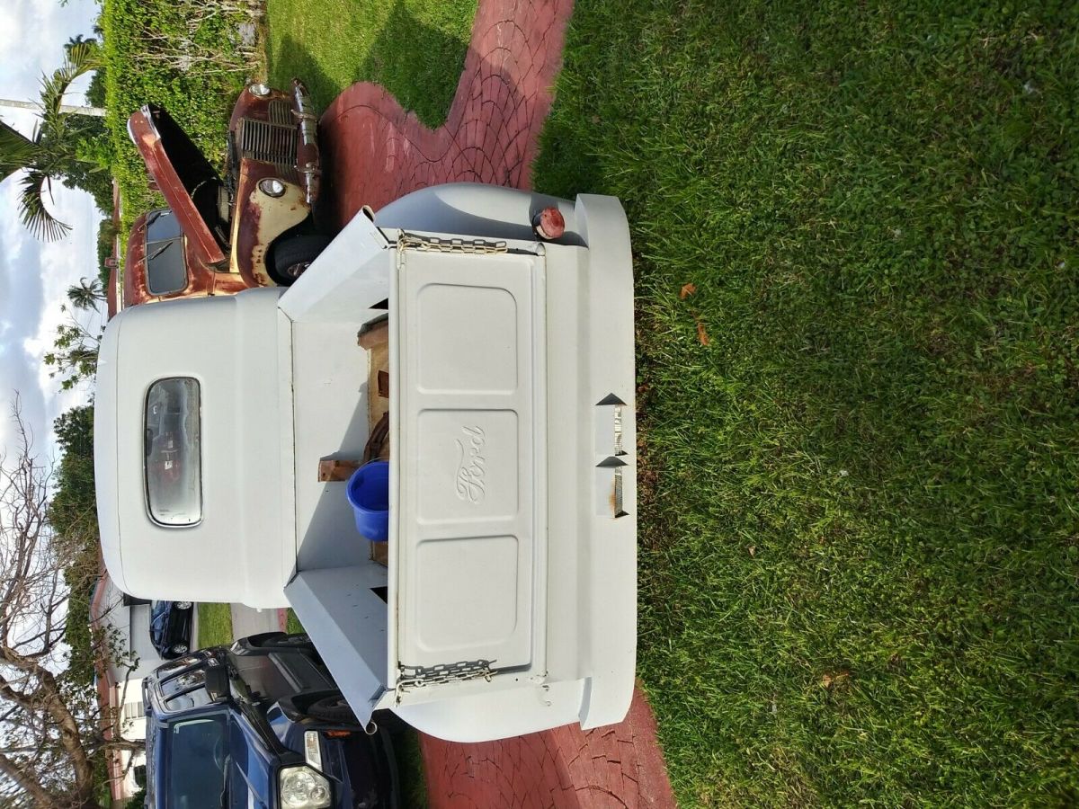 1951 Ford F-100 Pickup