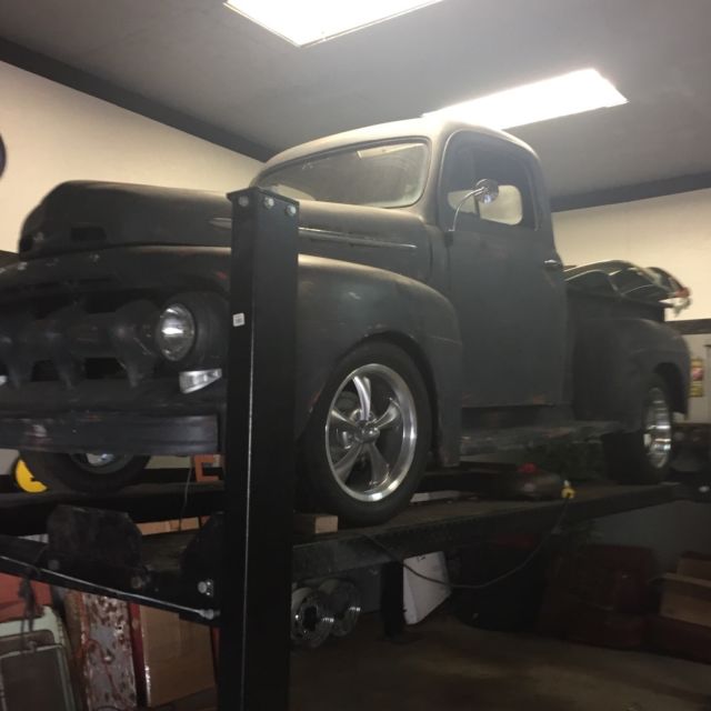 1952 Ford F-100 Standard Cab Pickup
