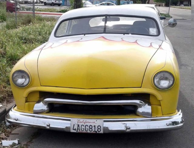 1951 Ford Custom 2D Sedan