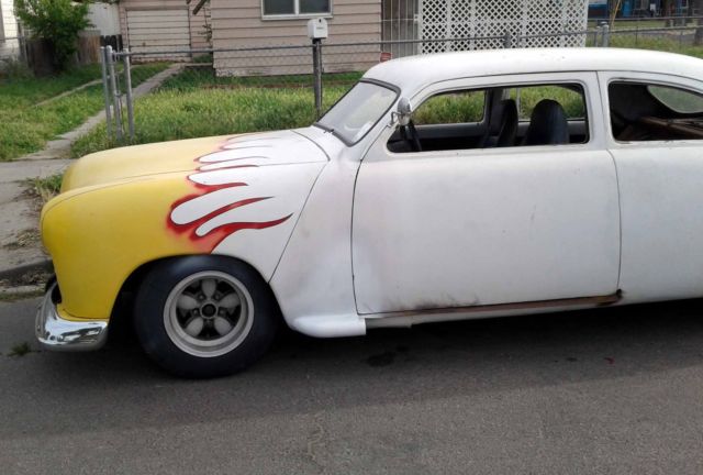 1951 Ford Custom 2D Sedan