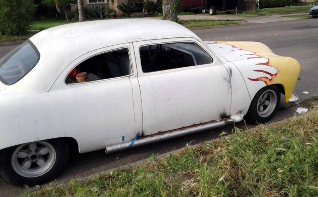 1951 Ford Custom 2D Sedan