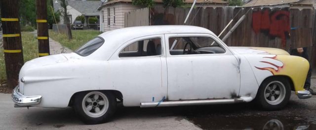 1951 Ford Custom 2D Sedan
