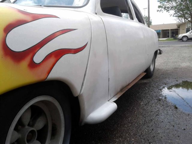 1951 Ford Custom 2D Sedan