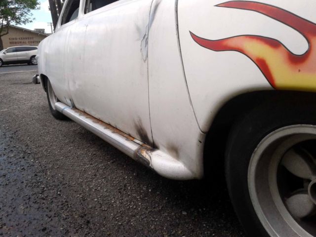 1951 Ford Custom 2D Sedan