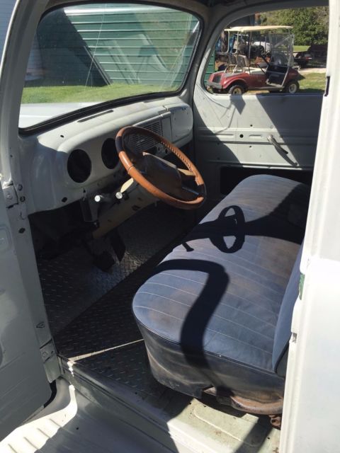 1951 Grey Ford F-100