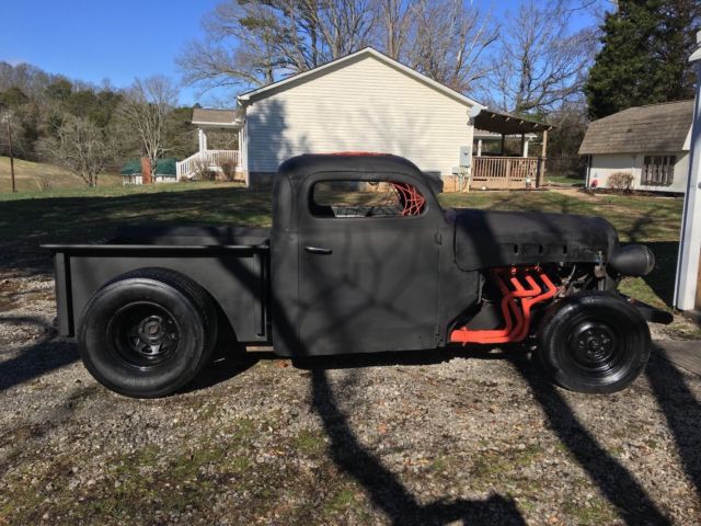 1951 Ford F-100 Standard Cab Pickup