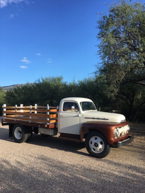 1951 White/brown Ford F6