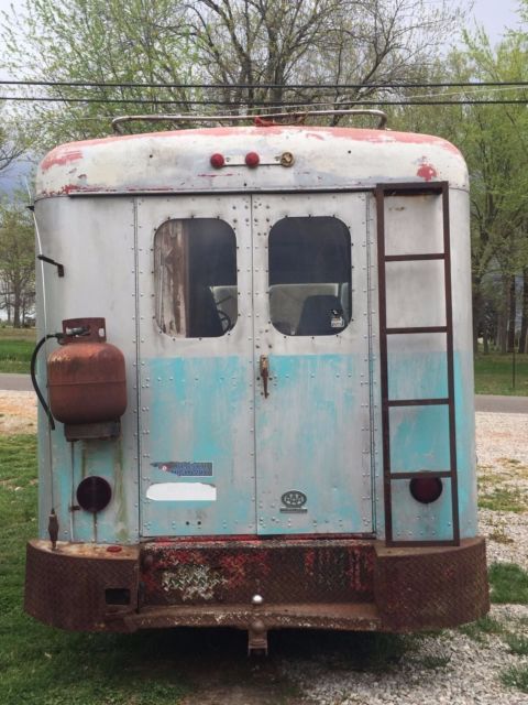 1951 white/blue Chevrolet Grumman Van Camper