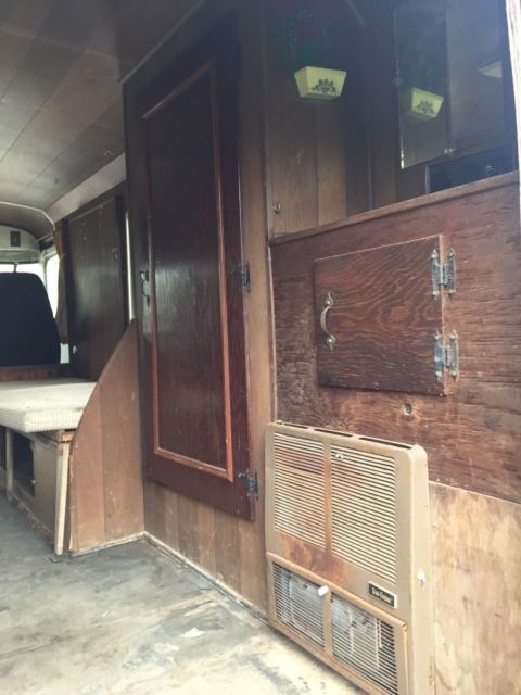 1951 white/blue Chevrolet Grumman Van Camper