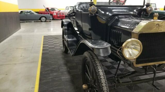 1915 Black Ford Model T