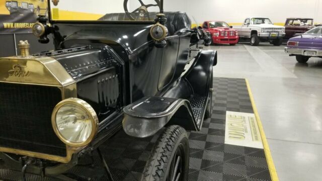 1915 Black Ford Model T