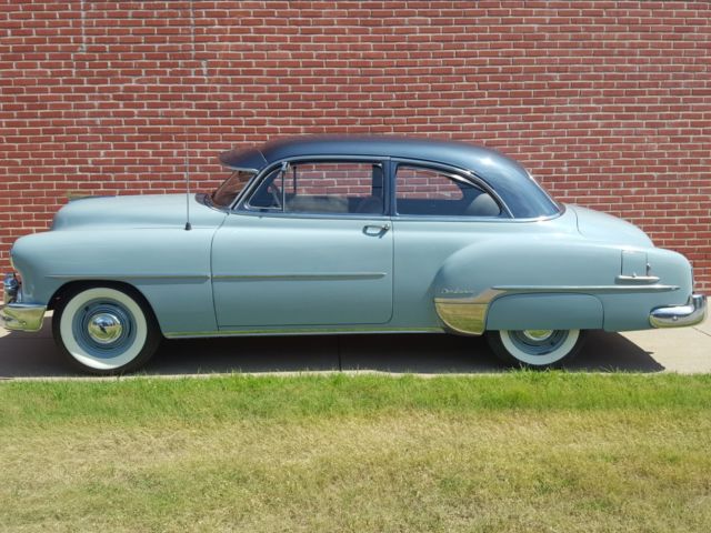 1952 Blue Chevrolet DELUXE Sedan